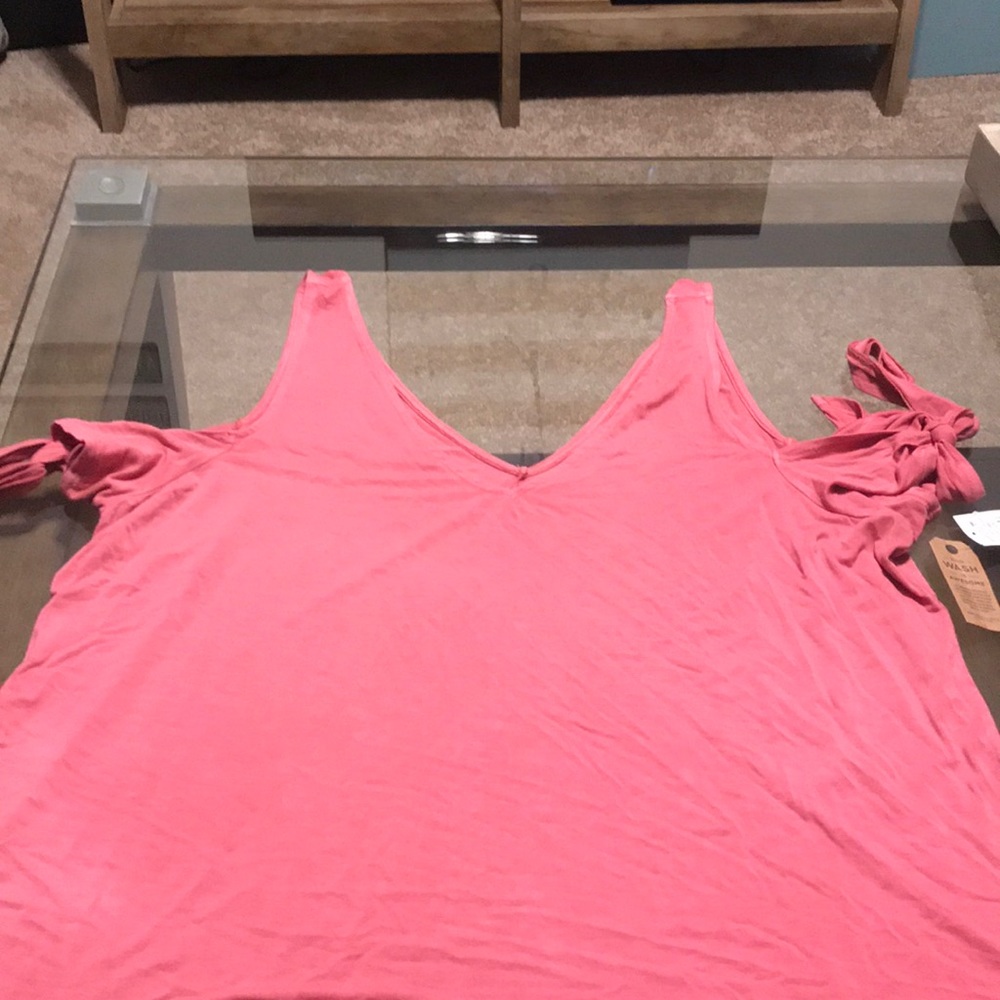 AE cold shoulder top!